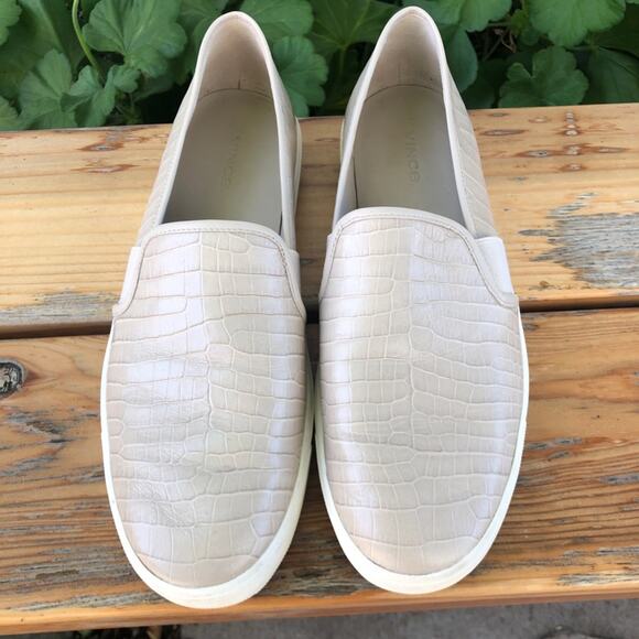 Vince Womens Slip On Sneakers size 9.5 Cream White Casual Round Toe Snakeskin - Picture 5 of 11